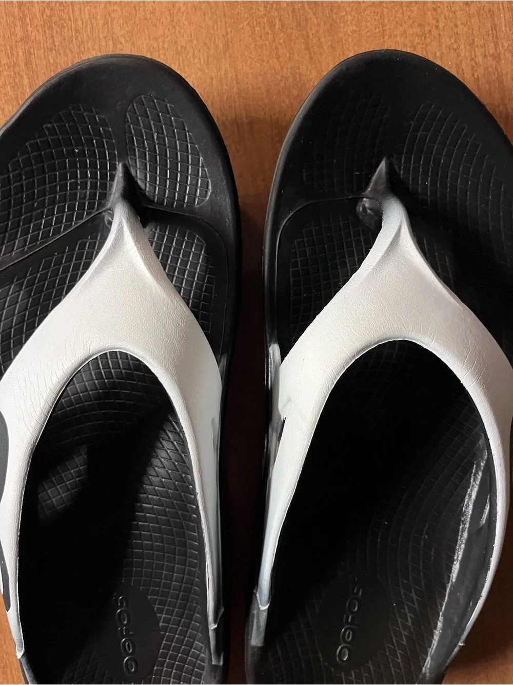 OOFOS Comfort Recovery Flip Sandals
